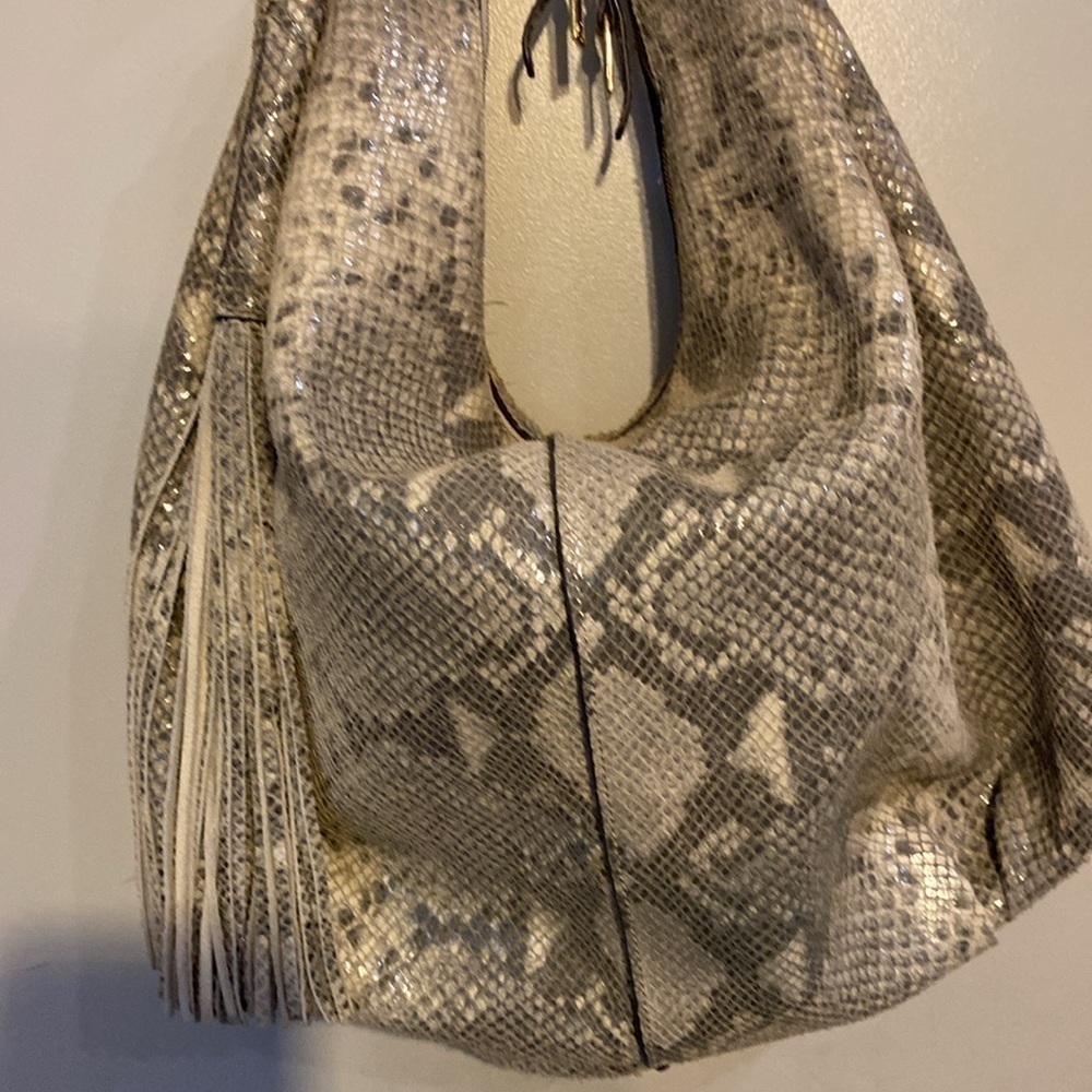 G.I.L.I. HOBO TOTE BLUSH-COLORED OSTRICH EMBOSSED LEATHER CONVERTIBLE LARGE NEW - Picture 2 of 11